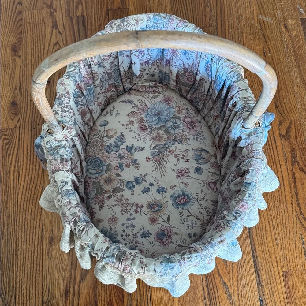 LONGABERGER VINTAGE BASKET WITH BLOSSOMS LINER
